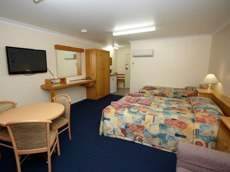 קווארה Econo Lodge Alabaster מראה חיצוני תמונה