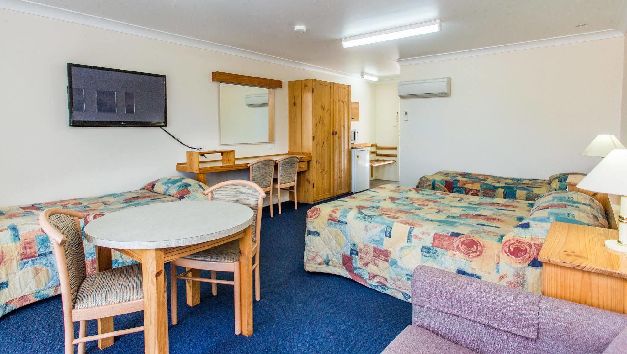 קווארה Econo Lodge Alabaster מראה חיצוני תמונה