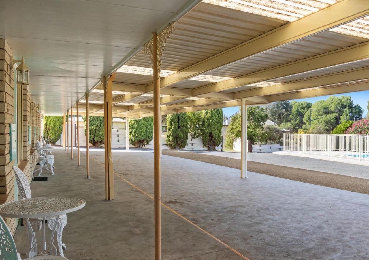 קווארה Econo Lodge Alabaster מראה חיצוני תמונה